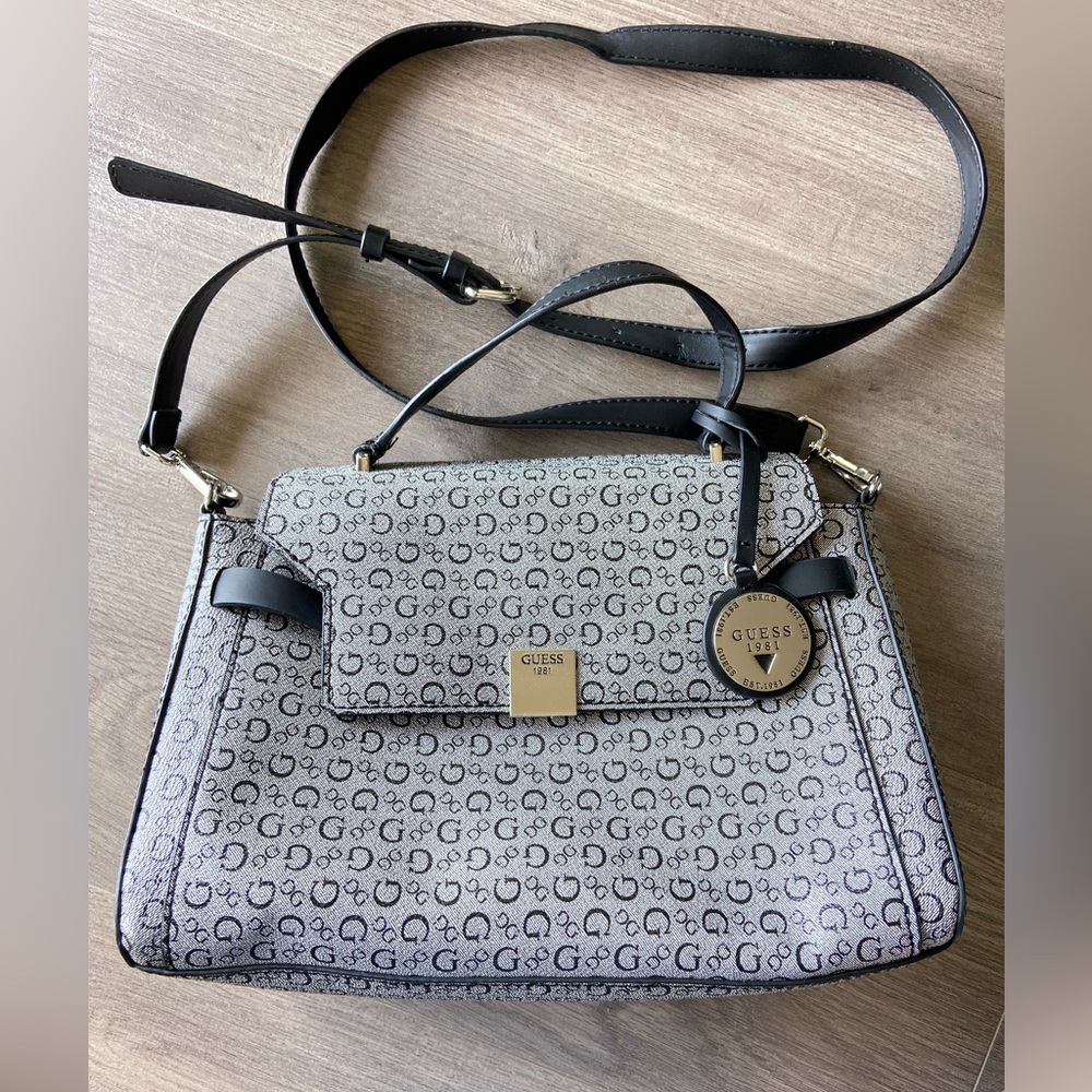 GUESS 🖤 Handbag